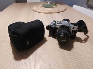 Cámara OM System OM-5 + Lente 14-45mm