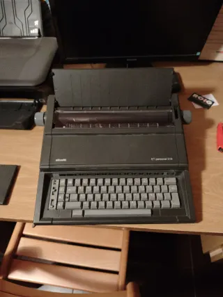 Máquina de escribir Olivetti ET personal 510