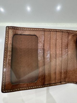 Billetero de chico de piel marrón