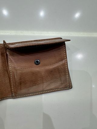 Billetero de chico de piel marrón