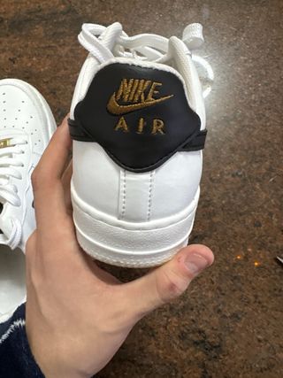 Zapatos Nike Air Force 1 Dorados Blancos