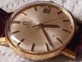 Reloj Omega Automático Dorado Beige