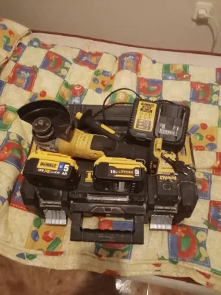 Radial Inalámbrica DeWalt 18V