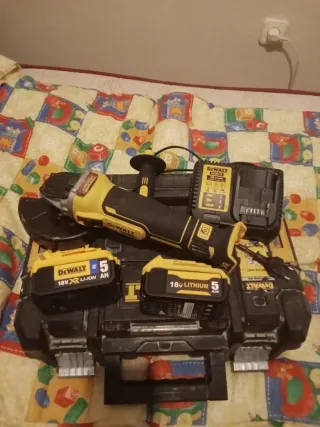 Radial Inalámbrica DeWalt 18V