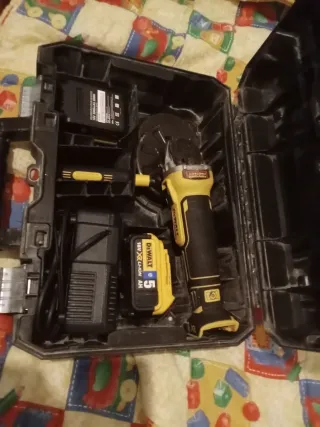 Radial Inalámbrica DeWalt 18V