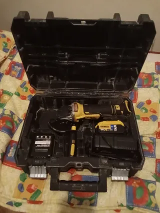 Radial Inalámbrica DeWalt 18V