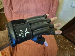 Guantes Entrenamiento Cuero DOMYOS Negro