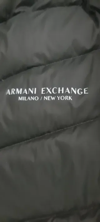 Chaqueta verde con capucha