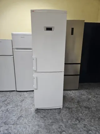Nevera blanca de dos puertas