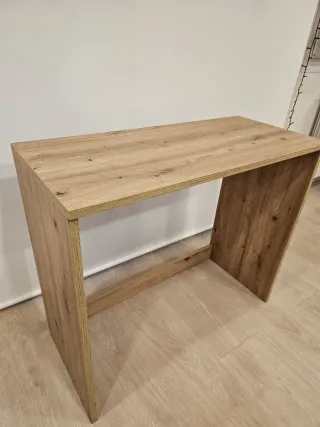 Escritorio de madera sin estrenar