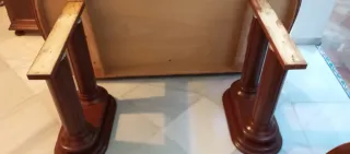 Mesa de comedor de madera