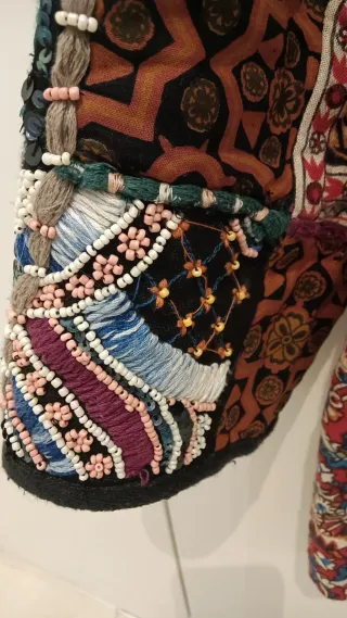 Blazer Zara Multicolor con abalorios