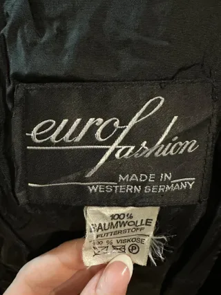 Americana terciopelo negra con pajarita Talla L