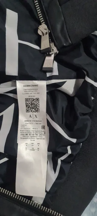 Chaqueta Armani Exchange Negra con Capucha