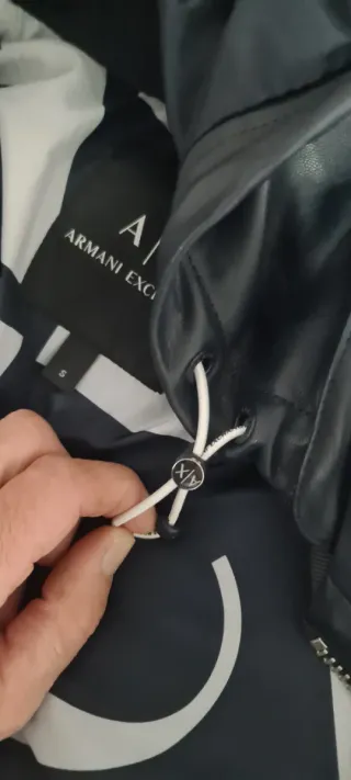 Chaqueta Armani Exchange Negra con Capucha