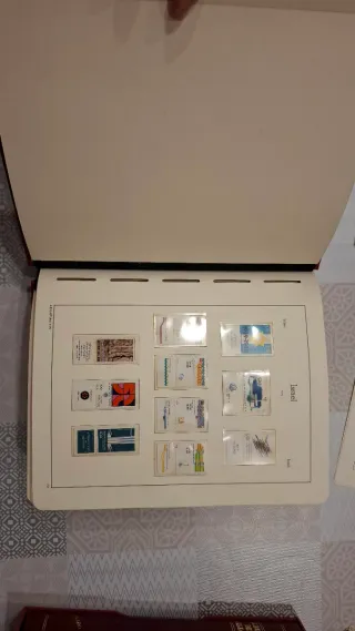 Álbumes de Filatelia(Leuchtturm y Edifil) + Sellos