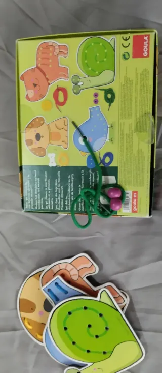 Juego educativo Goula de ensartar animales