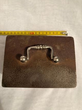 Caja de caudales antigua metálica, con llave