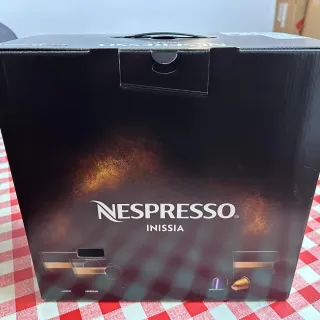 Cafetera Nespresso Inissia Negra