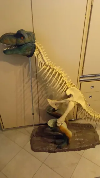 Statua Dinosauro T-Rex Scheletro