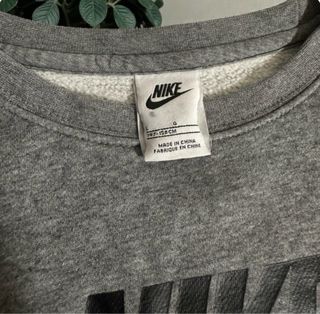 Nike sudadera gris con logo. Talla: 158cm/ 13 años