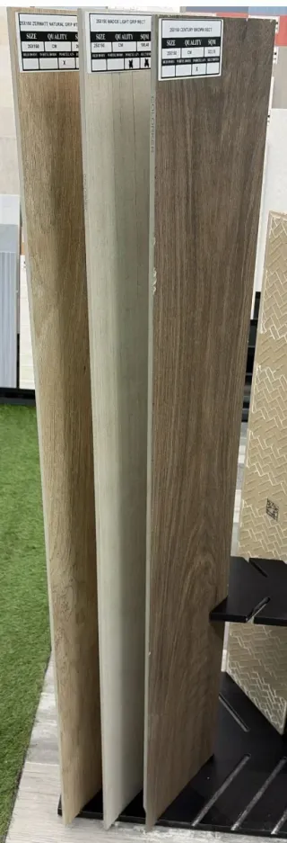 Porcelánico imitación madera 25x150 · 2ª · 9,75 €