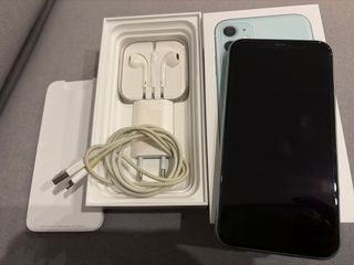 iPhone 11 Verde con Accesorios