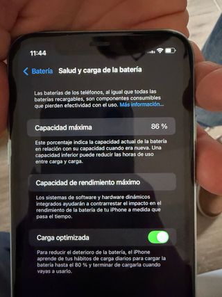 iPhone 11 Verde con Accesorios