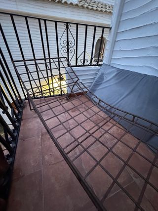 Hamaca de hierro forjado con colchoneta