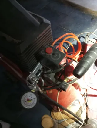 Compresor 20L HP 2 Poco Uso