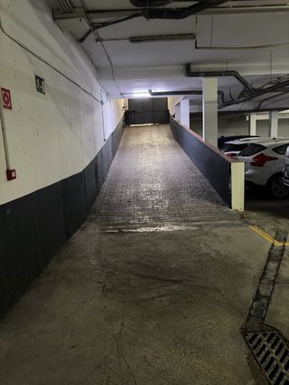 Alquiler de plaza de garaje para coche grande