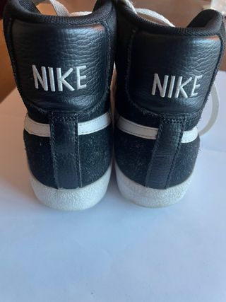 Zapatillas Nike Blazers 36.5  Negras y Blancas