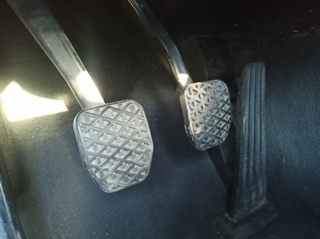 PEDAL EMBRAGUE BMW SERIE 1 BERLINA (E81/E87) N43B