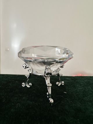 Diamante de Cristal con Soporte Plateado