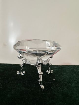 Diamante de Cristal con Soporte Plateado