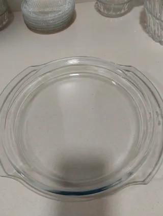 Fuente de cristal con tapa