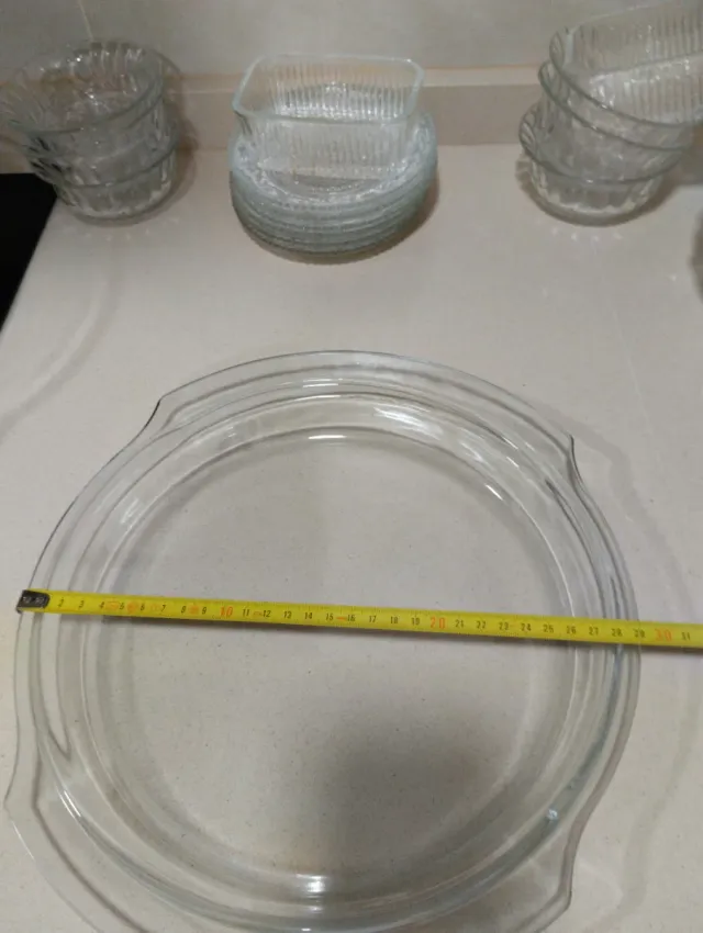 Fuente de cristal con tapa