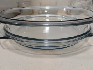 Fuente de cristal con tapa