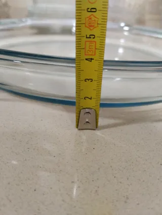 Fuente de cristal con tapa