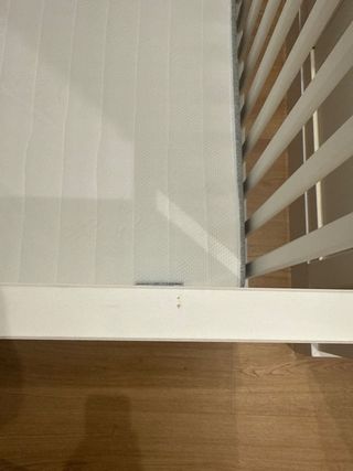 Cuna Ikea, montada pero nunca usada.