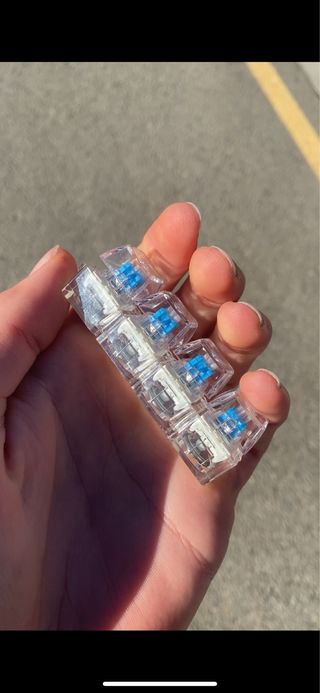 Mini Teclado Mecánico RGB – Juguete Llavero Gamer