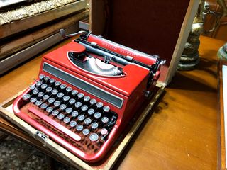 Máquina de escribir Hispano Olivetti