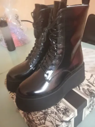 Botas negras con plataforma