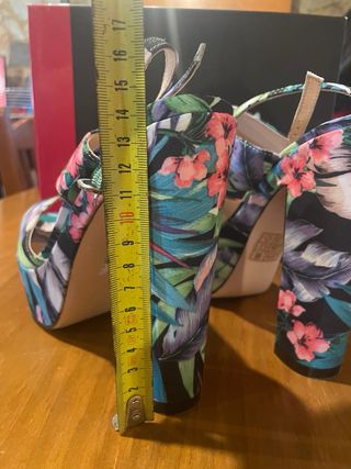 Sandalias La Strada Tacon Estampado Floral