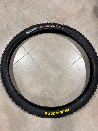 Maxxis Shorty 29x2.4 MaxxGrip DH Casing x2