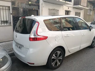 Renault Grand Scenic 2011