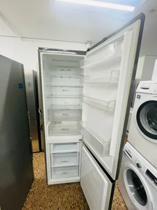 Nevera LG 2m alto, 60cm ancho, con garantía