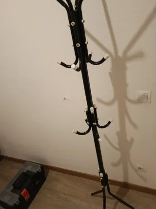 Perchero negro desmontable