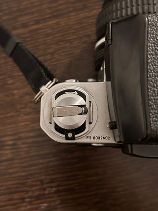 Nikon F2 + Objetivo Nikkor 50mm 1:2