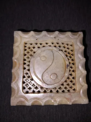 Scatolina in pietra ollare con Yin Yang
